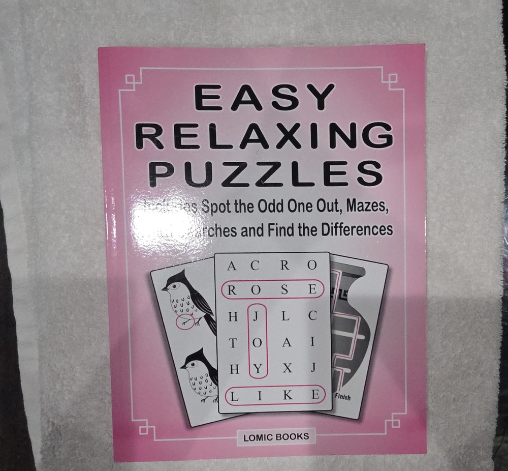 Easy Relaxing Puzzles - Pink Puzzle Book